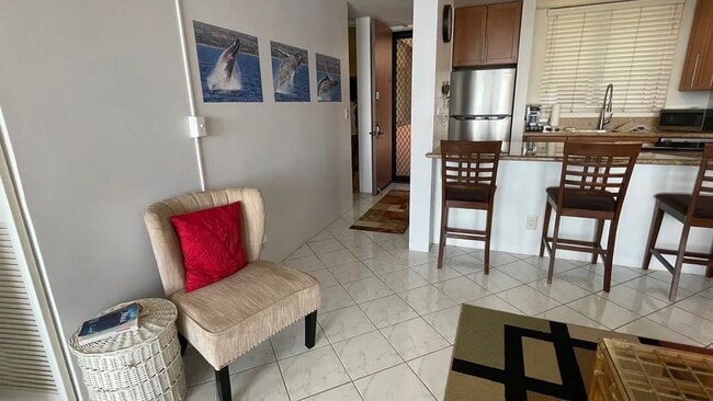 Building Photo - 30 Hauoli St