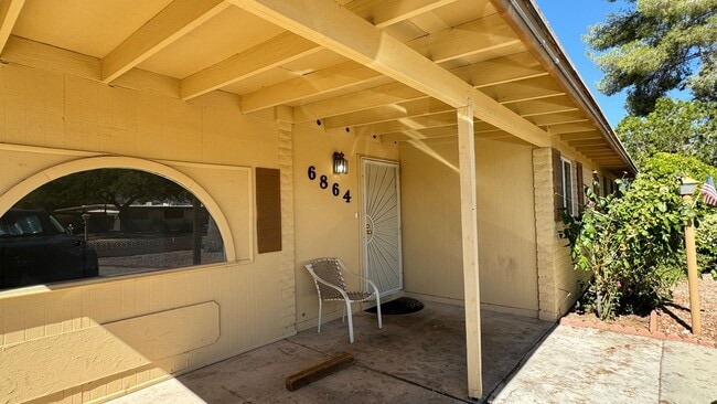 Primary Photo - Eastside (Kolb and Stella) 5 bedroom house...