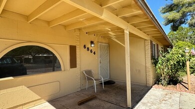 Building Photo - Eastside (Kolb and Stella) 5 bedroom house...