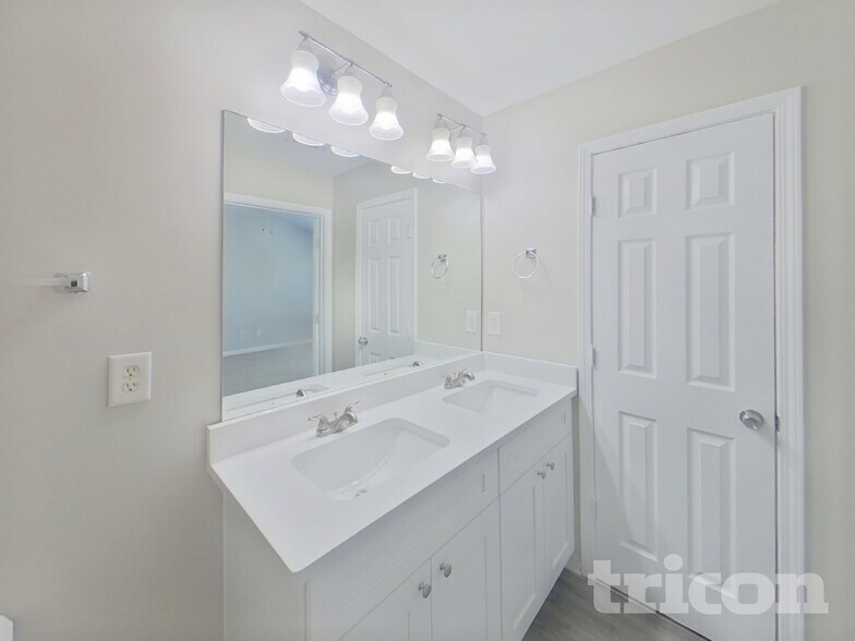 Building Photo - 3038 Deerborne Ct