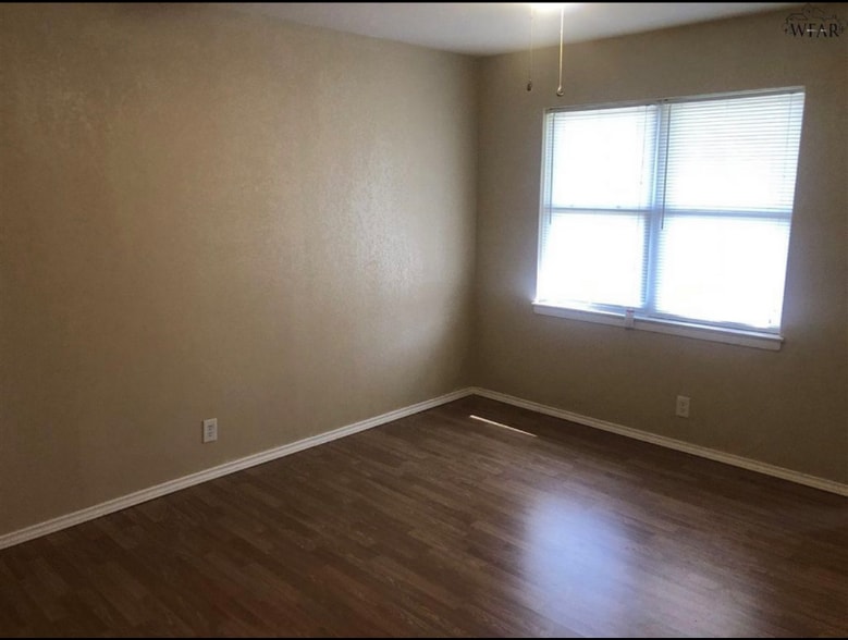 Building Photo - 1442 Deville St