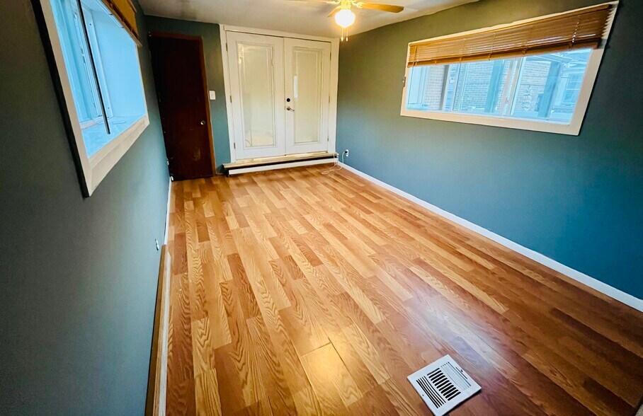 Building Photo - 3622 W 79th Pl