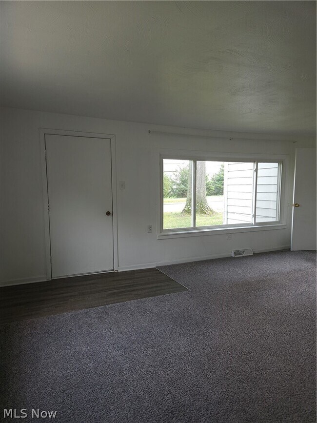 Building Photo - 4660 Darrow Rd