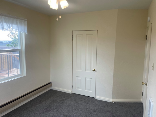 Building Photo - 3830 Green Meadow Dr