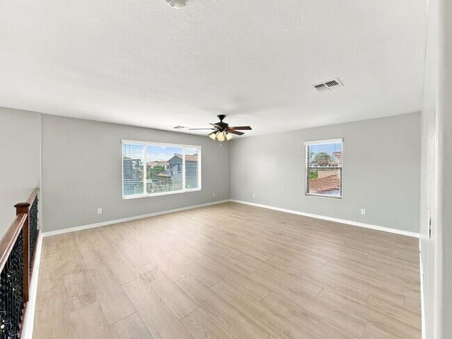 Building Photo - Gilbert 5-Bedroom Home with Pool, Loft & Primary Suite Downstairs – Minutes from Gilbert Regional...