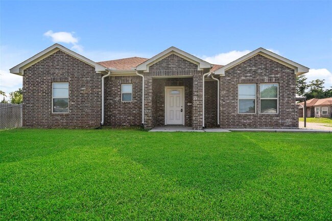 Primary Photo - 14103 Overstreet Dr