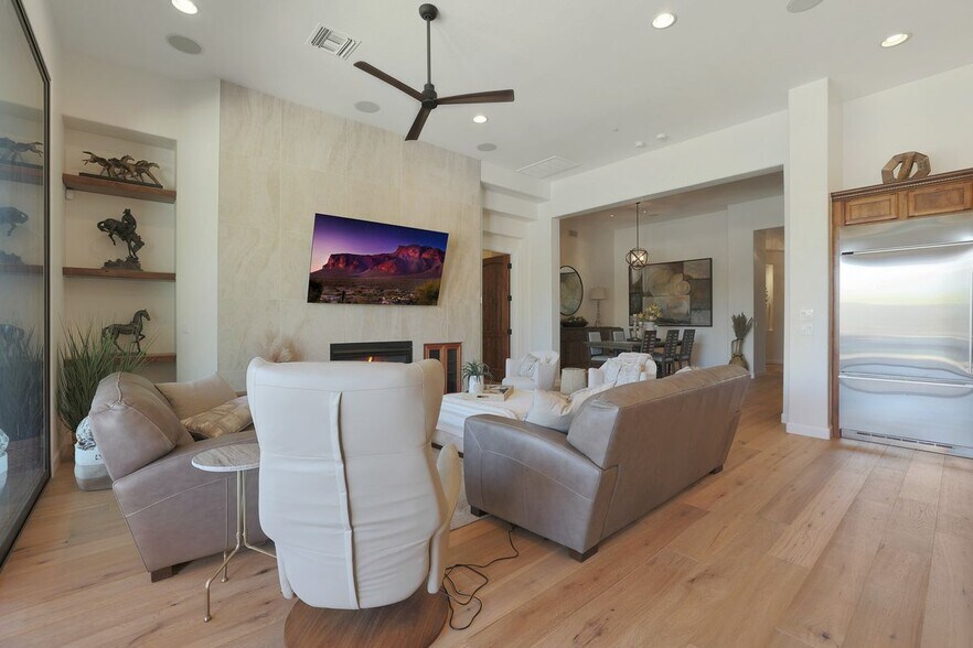 Building Photo - 9973 E Edgestone Dr