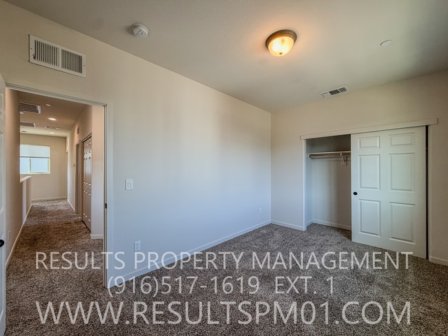 Building Photo - Stunning 4 Bedroom Home in Winding Meadow Village