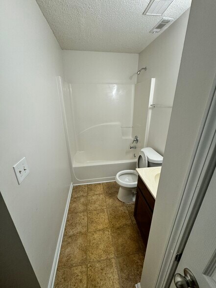 Building Photo - 4294 Defoors Farm Trl