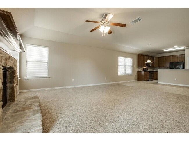 Building Photo - 1120 Villa Paloma Blvd