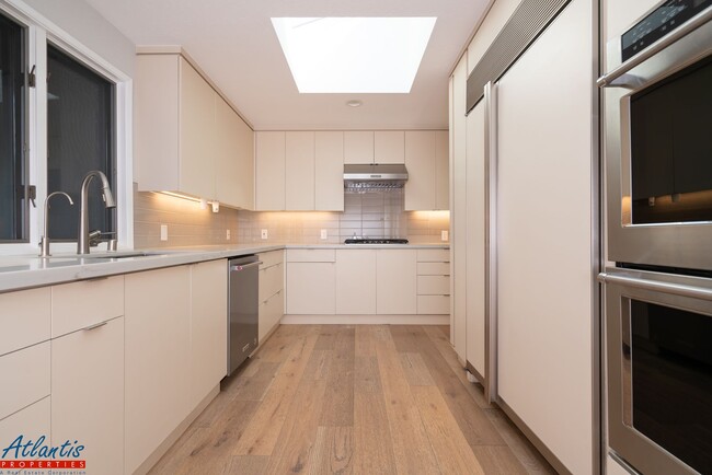 Building Photo - Beautiful Los Gatos Home | Remodeled | Swi...