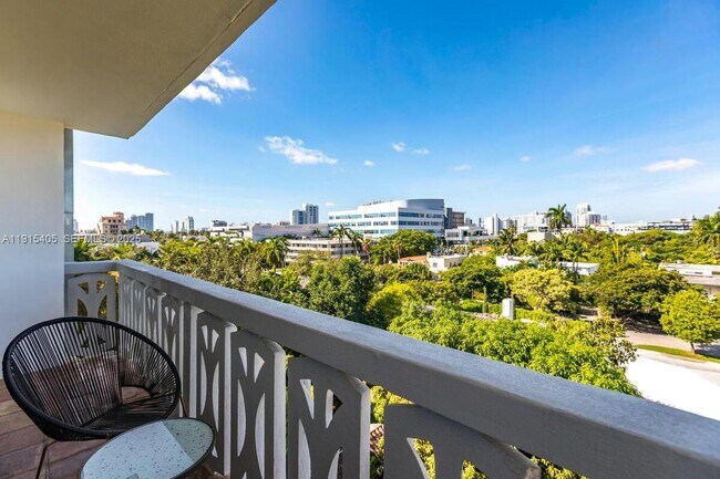 Building Photo - 1732 Meridian Ave