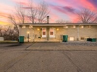 Building Photo - Freshly Remodeled 1BR Retreat in Desirable White Lake – Move-In Ready!