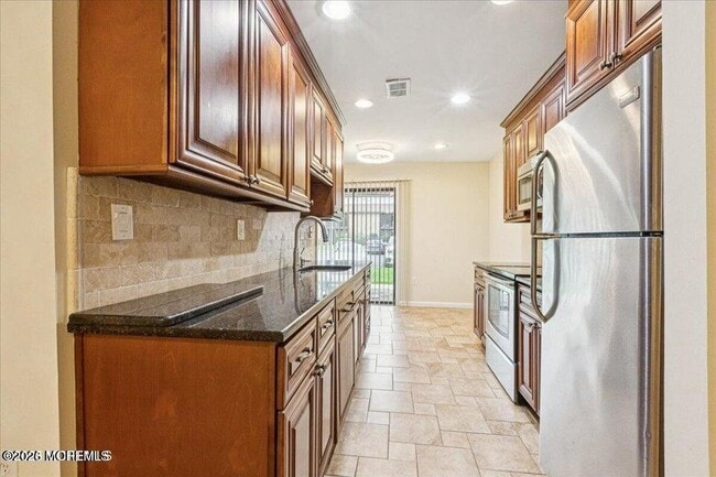 Building Photo - 70 Overlook Way