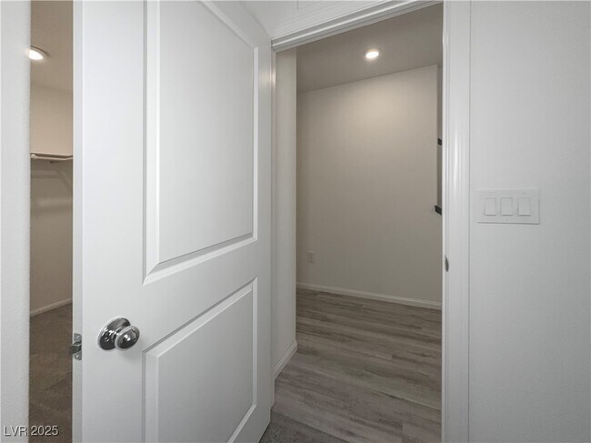 Building Photo - 331 Cymbal Pl