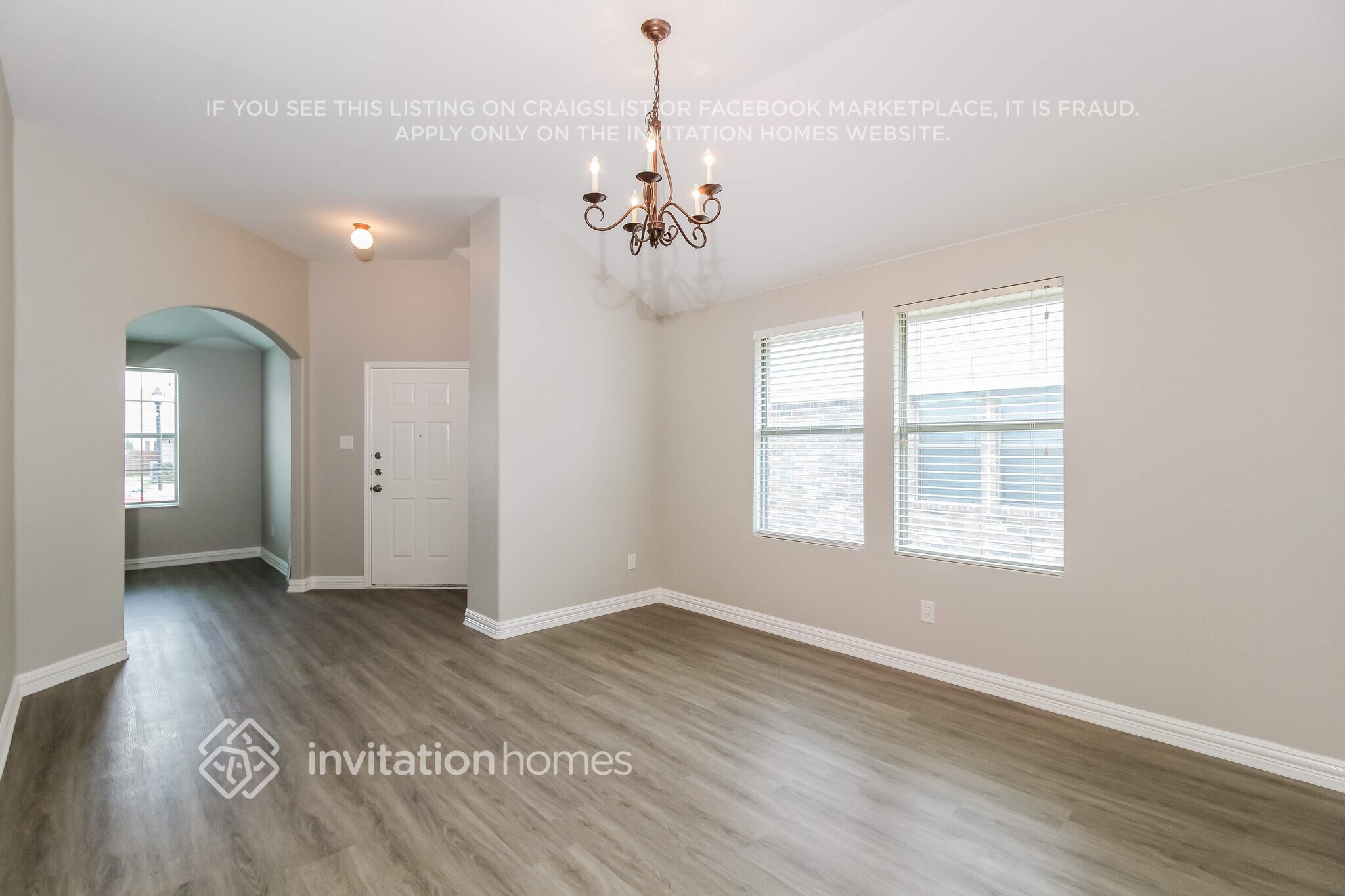 Building Photo - 1040 English Ivy Dr