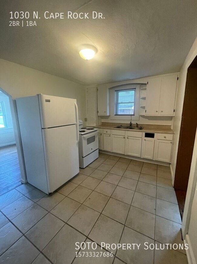 Building Photo - 1030 N Cape Rock Dr
