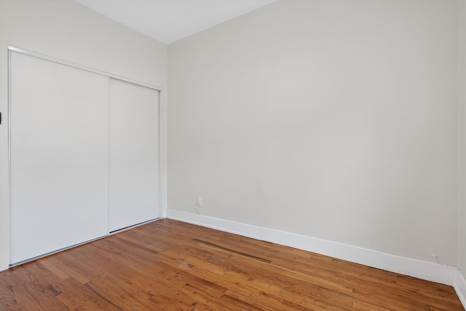 Building Photo - 905 Cherry Ave