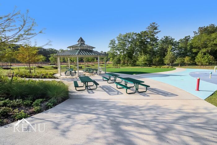 Building Photo - 10466 Sweetwater Creek Dr