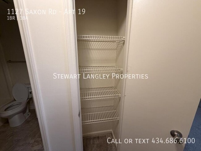 Building Photo - 1127 Saxon Rd