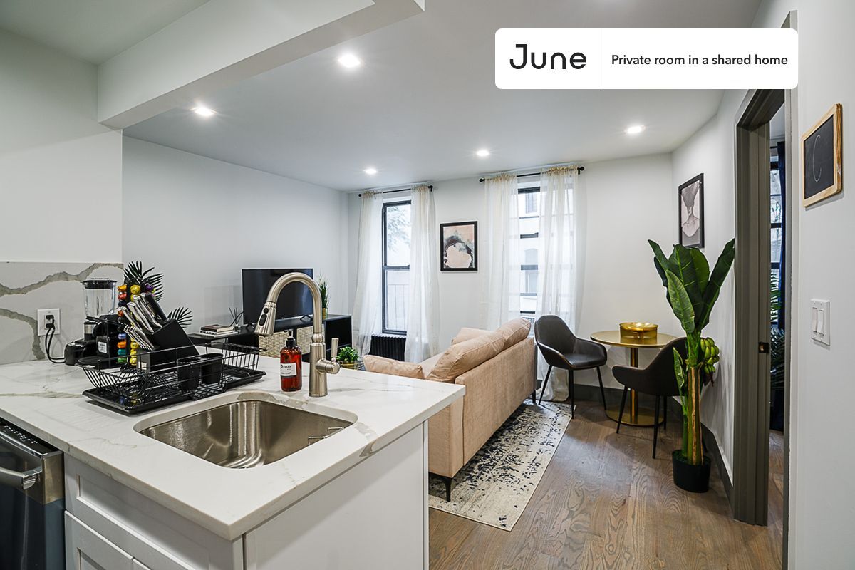 Building Photo - Room in Shared 3 bed/2 bath home in Upper West Side