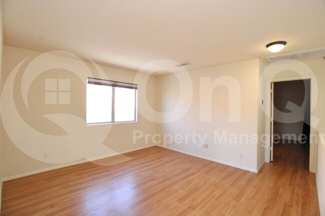 Building Photo - 1326 E Helena Dr