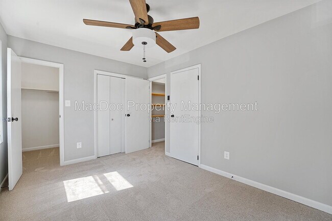 Building Photo - 5273 Daffodil Dr