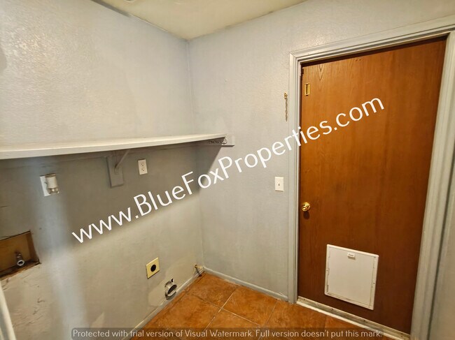 Building Photo - 2540 W Falbrook Way