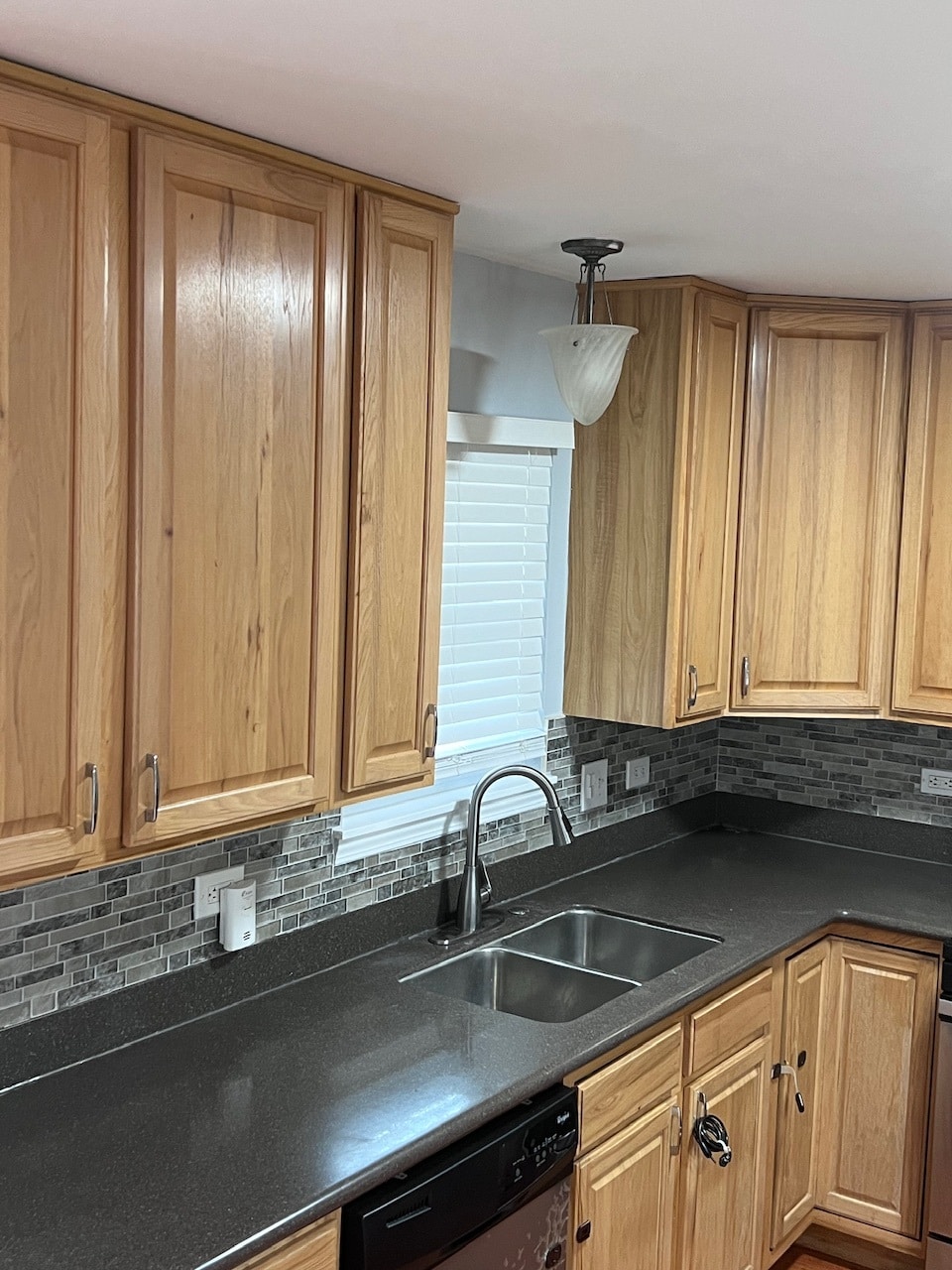 Building Photo - 7256 N Rogers Ave