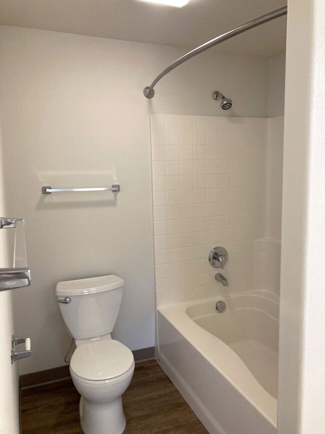 Building Photo - Ranch-Style Home With Gas Fireplace and Washer/Dryer Included! 1 Small Dog Welcome!