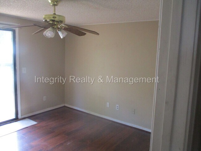 Building Photo - 3 Bed / 2 Bath home in Jacksonville