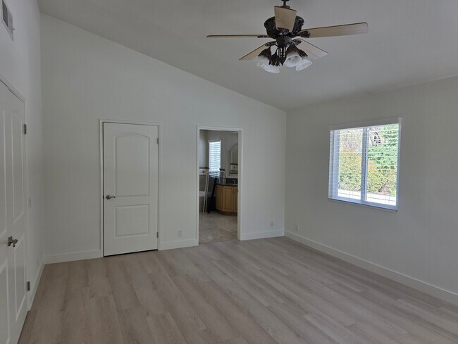 Building Photo - 10146 Janetta Way