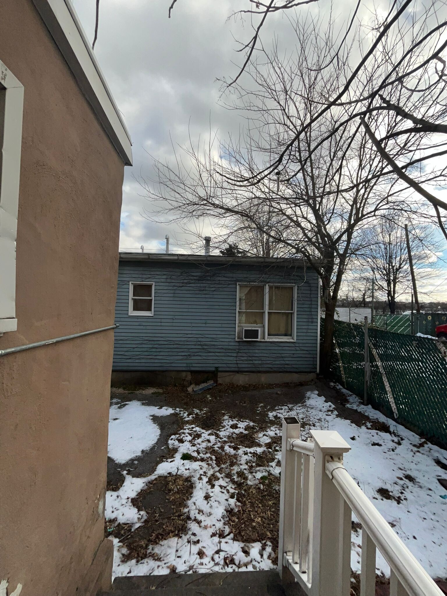 Building Photo - 12 Meadow St