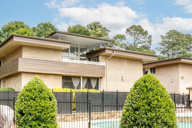 Building Photo - 346 Carpenter Dr NE