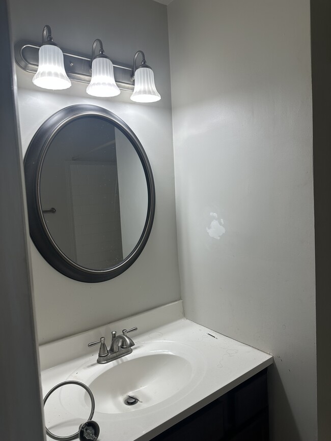 Building Photo - 6913 Woodstream Ln