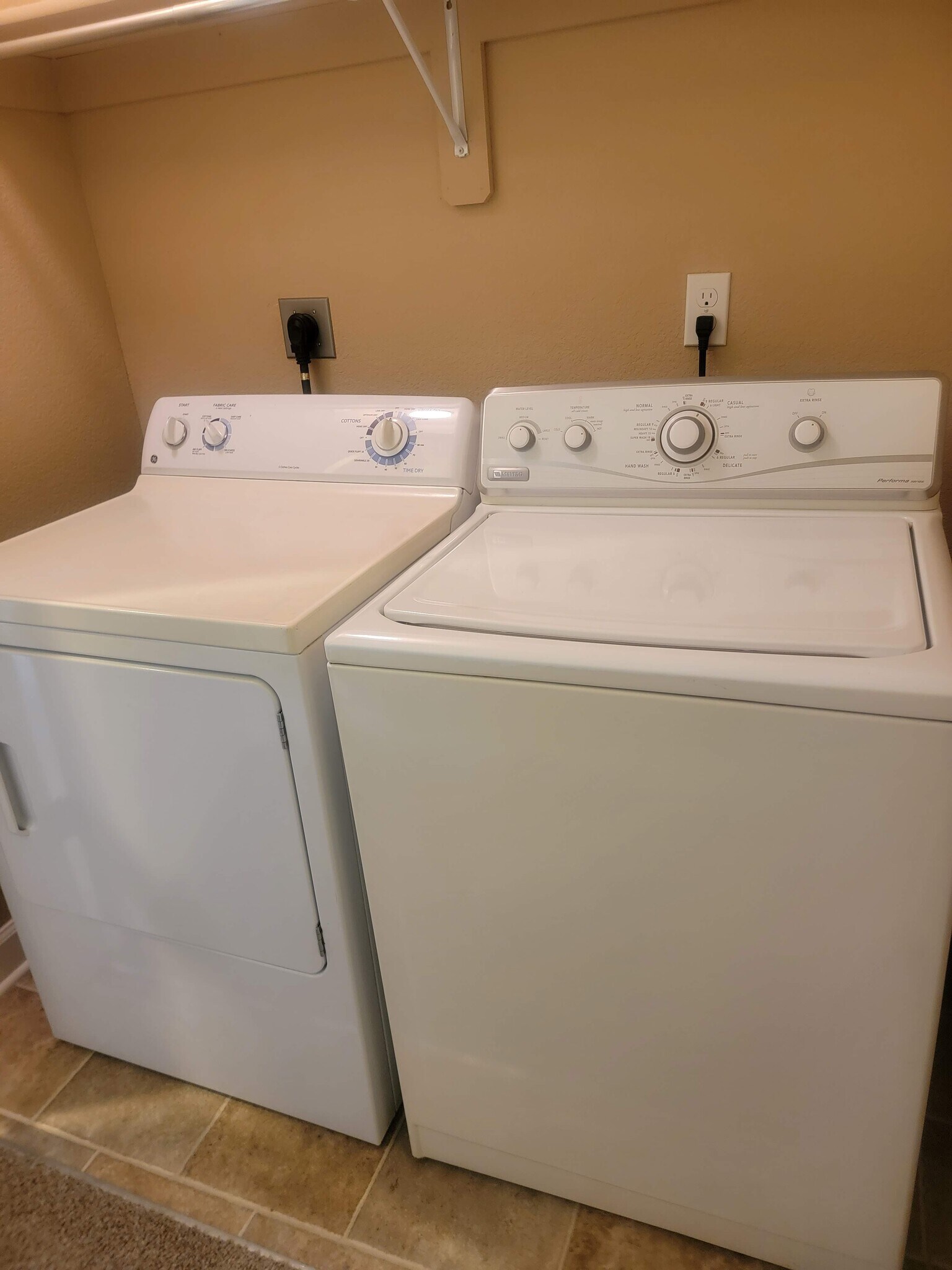 Washer/Dryer included in unit - 218 N Washington St