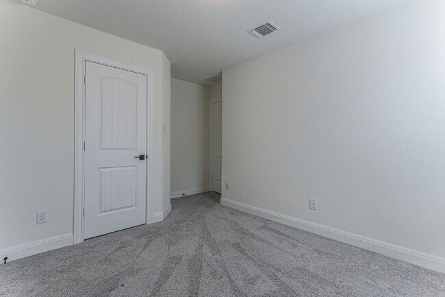 Building Photo - Bright & Beautiful 4 Bedroom two story home!