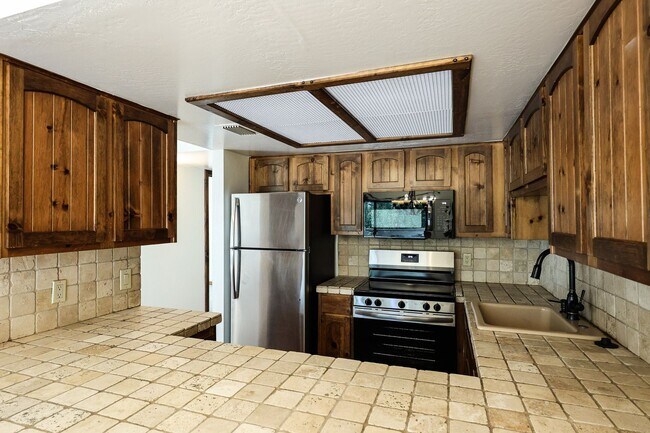 Building Photo - Great Downtown Scottsdale Location!