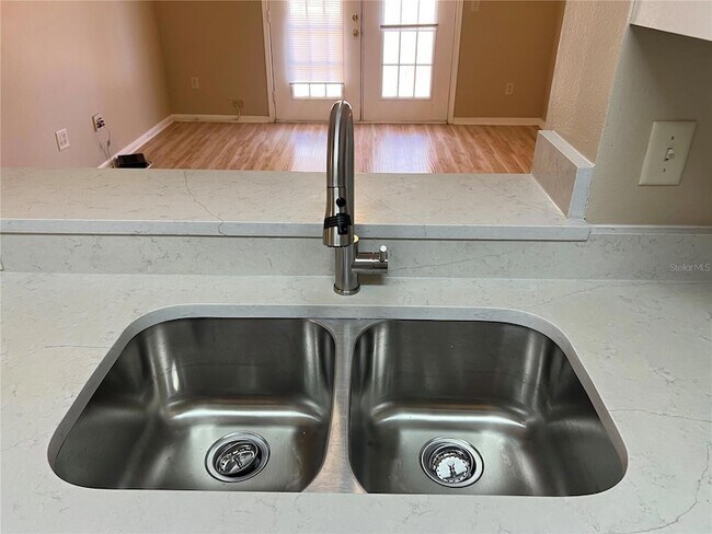 Building Photo - 14353 Fredricksburg Dr