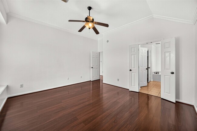 Building Photo - 12807 Canyon Echo Dr