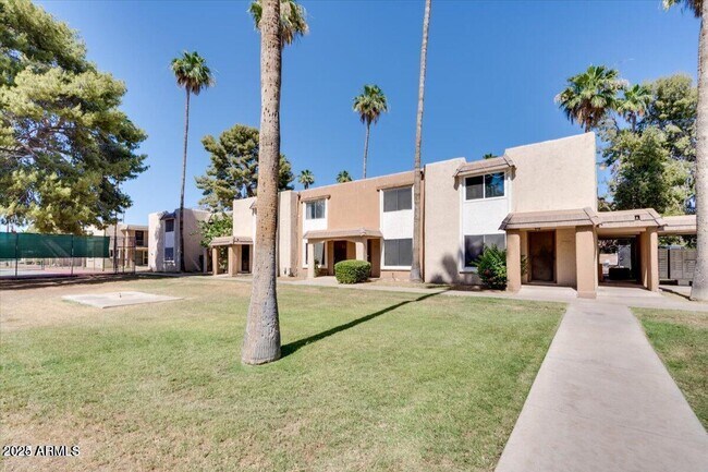 Building Photo - 7126 N 19th Ave
