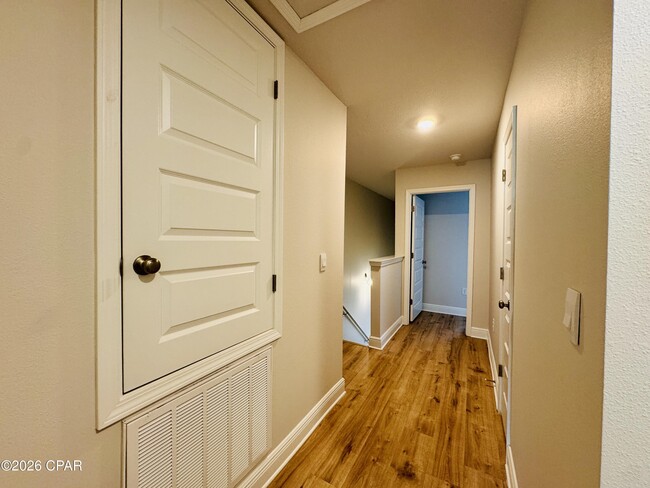 Building Photo - 10 Renea Cv