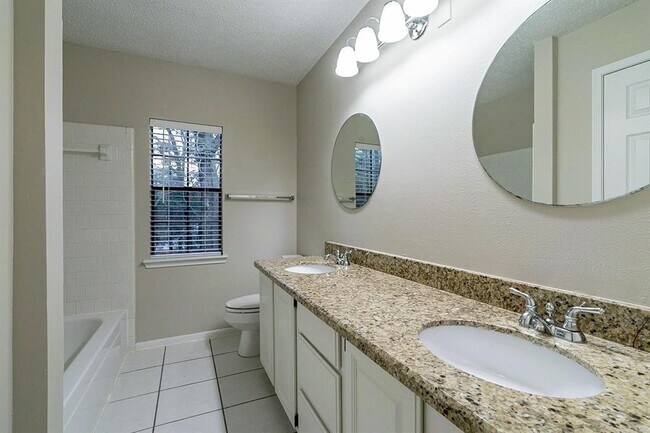 Building Photo - 75 Breezy Point Pl