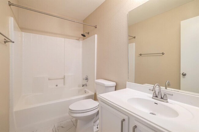 Building Photo - 1019 Leeds Castle Walk