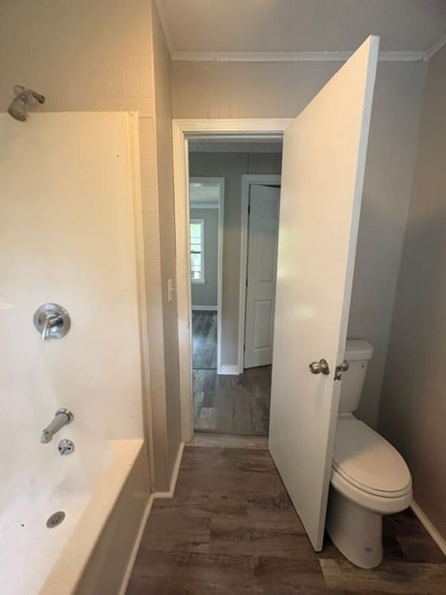Building Photo - Renovated 3 Bedroom 1.5 Bath Home for Rent!