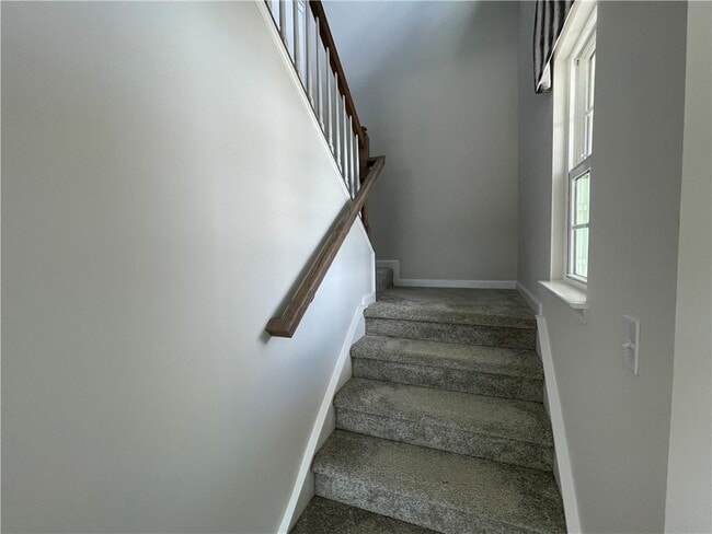 Building Photo - 105 Marchmont Dr