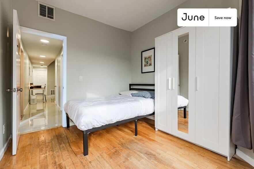 Building Photo - 362 Parkside Ave