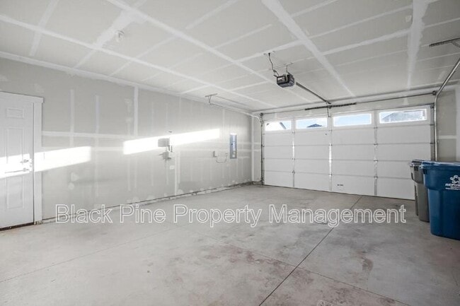 Building Photo - 7536 W Havana Dr