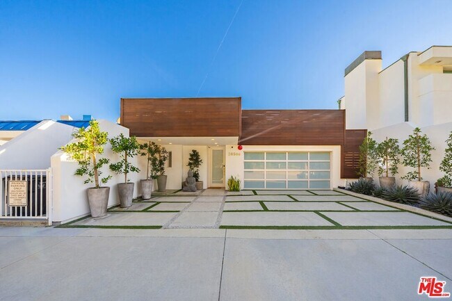 Building Photo - 26508 Latigo Shore Dr