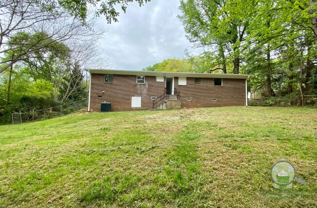 Building Photo - 49 Maxie Ave